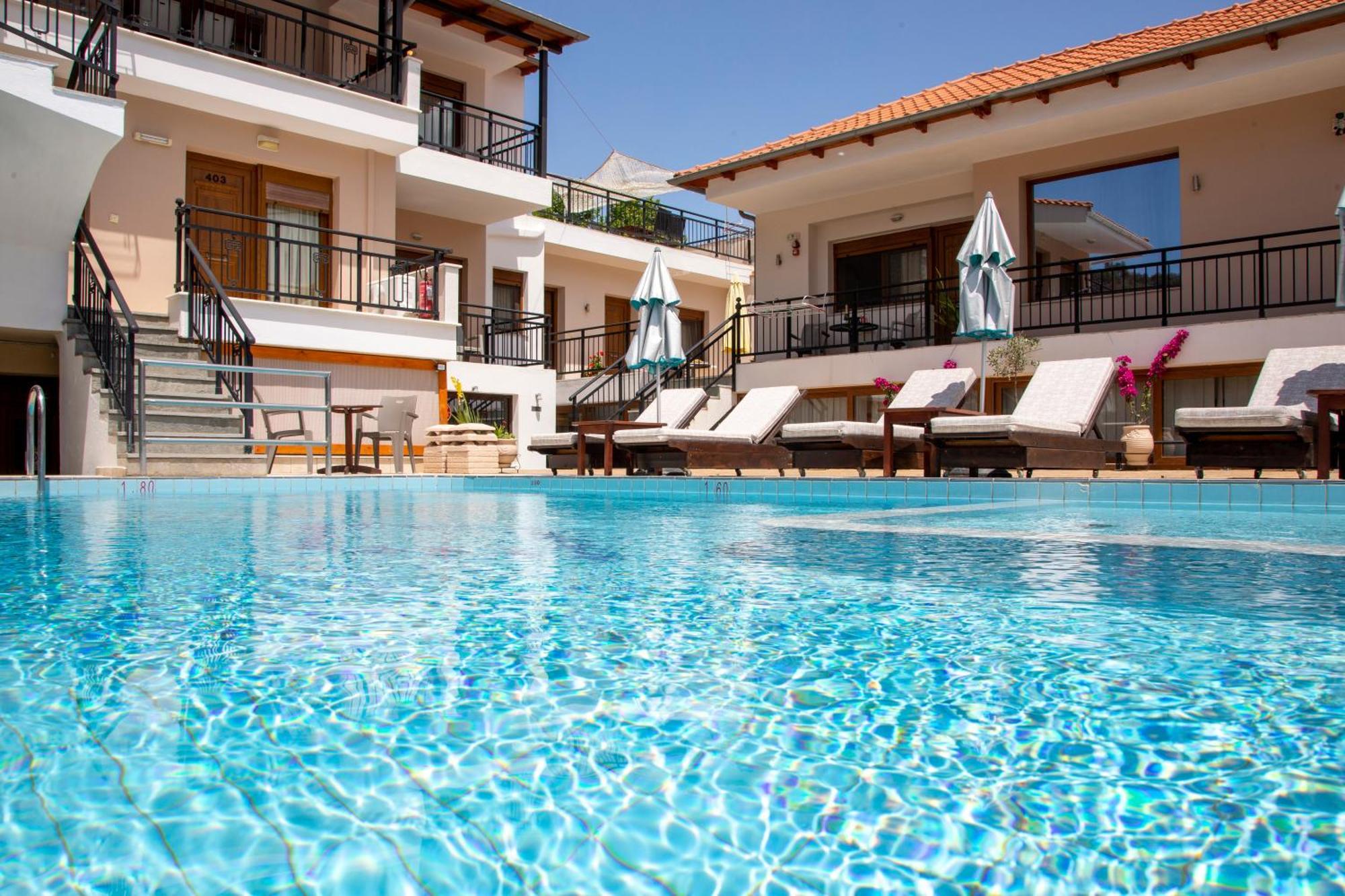 Porto Marina Aparthotel Chrysi Ammoudia Exterior foto