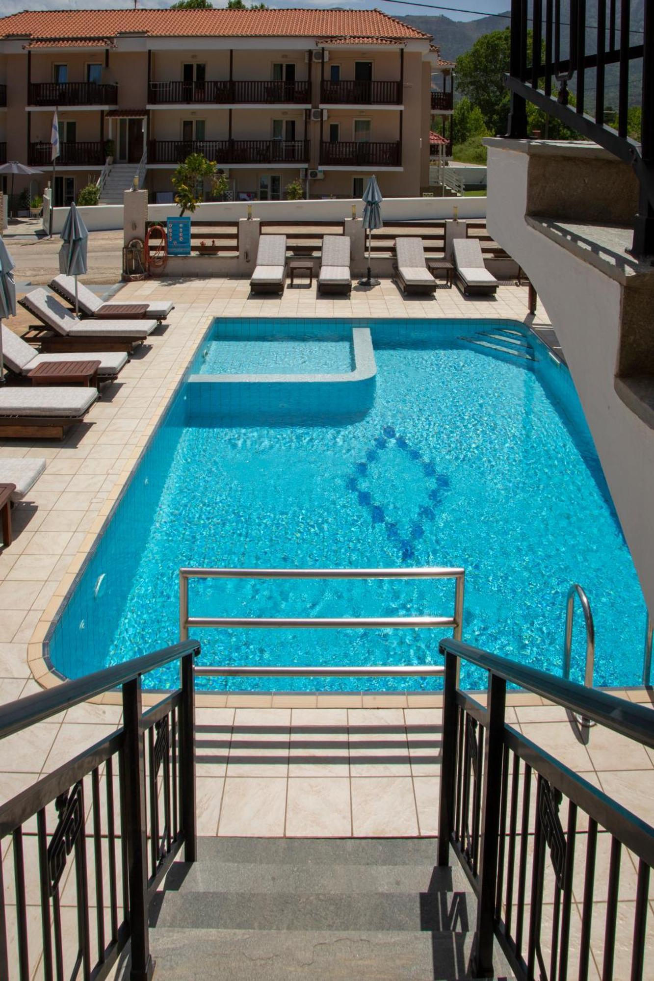 Porto Marina Aparthotel Chrysi Ammoudia Exterior foto