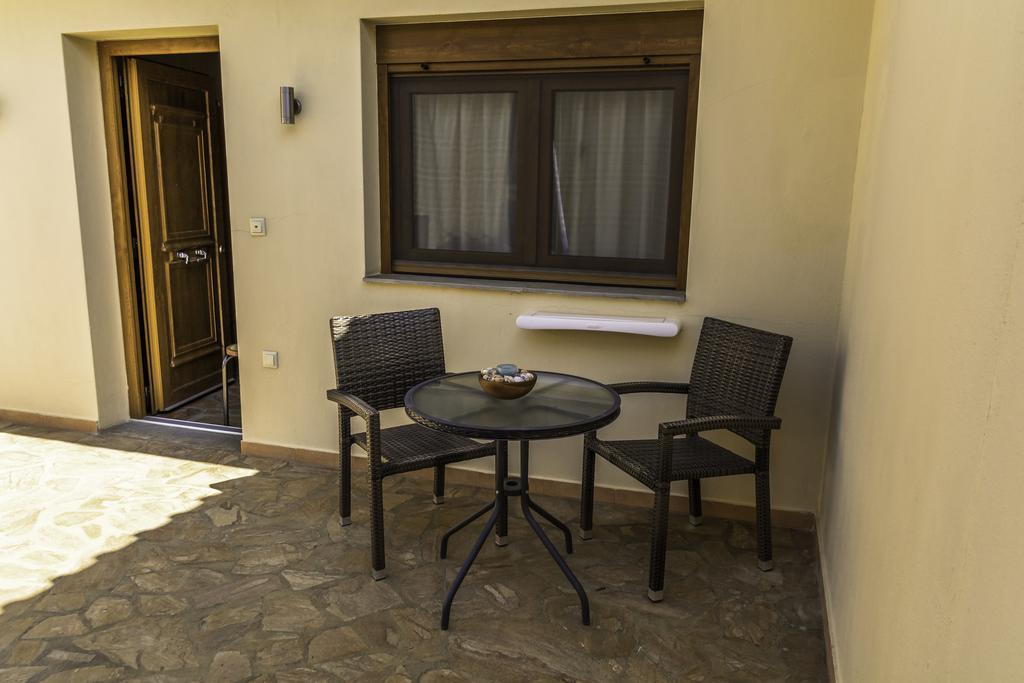 Porto Marina Aparthotel Chrysi Ammoudia Exterior foto
