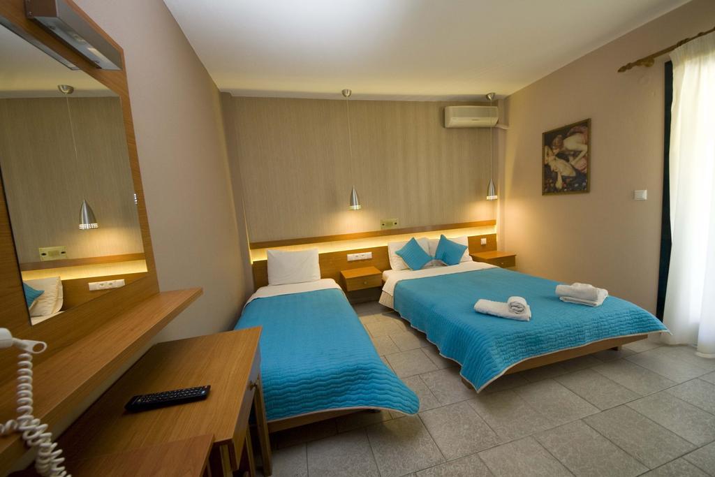 Porto Marina Aparthotel Chrysi Ammoudia Exterior foto