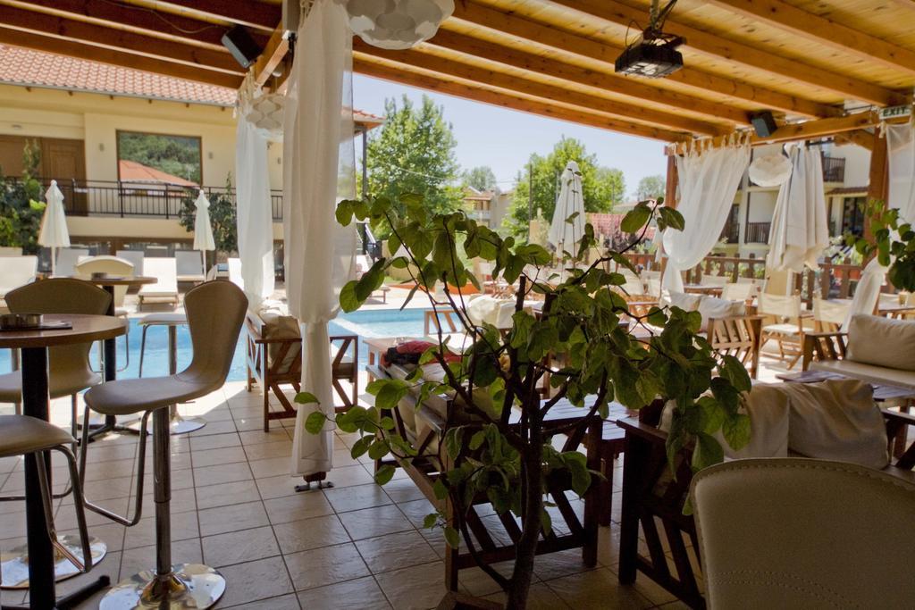 Porto Marina Aparthotel Chrysi Ammoudia Exterior foto