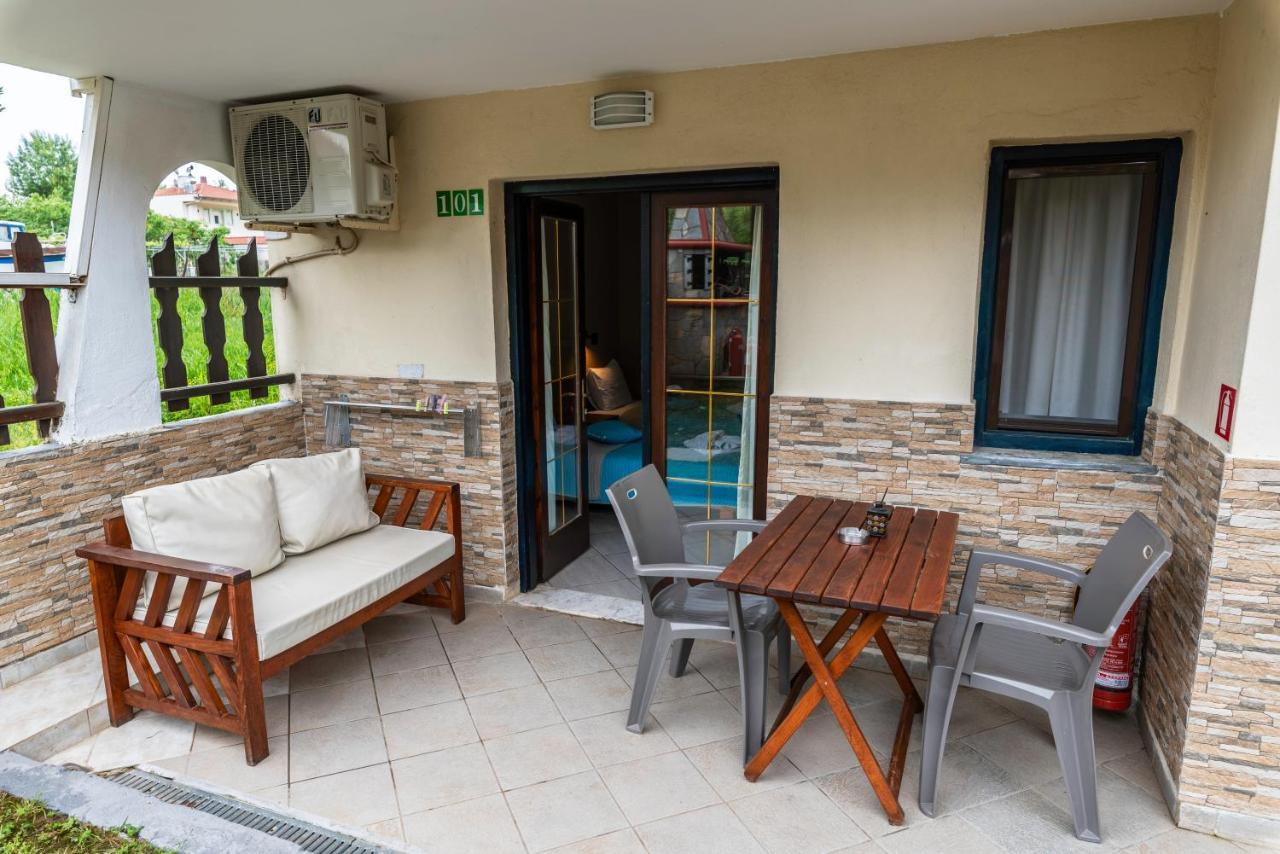 Porto Marina Aparthotel Chrysi Ammoudia Exterior foto