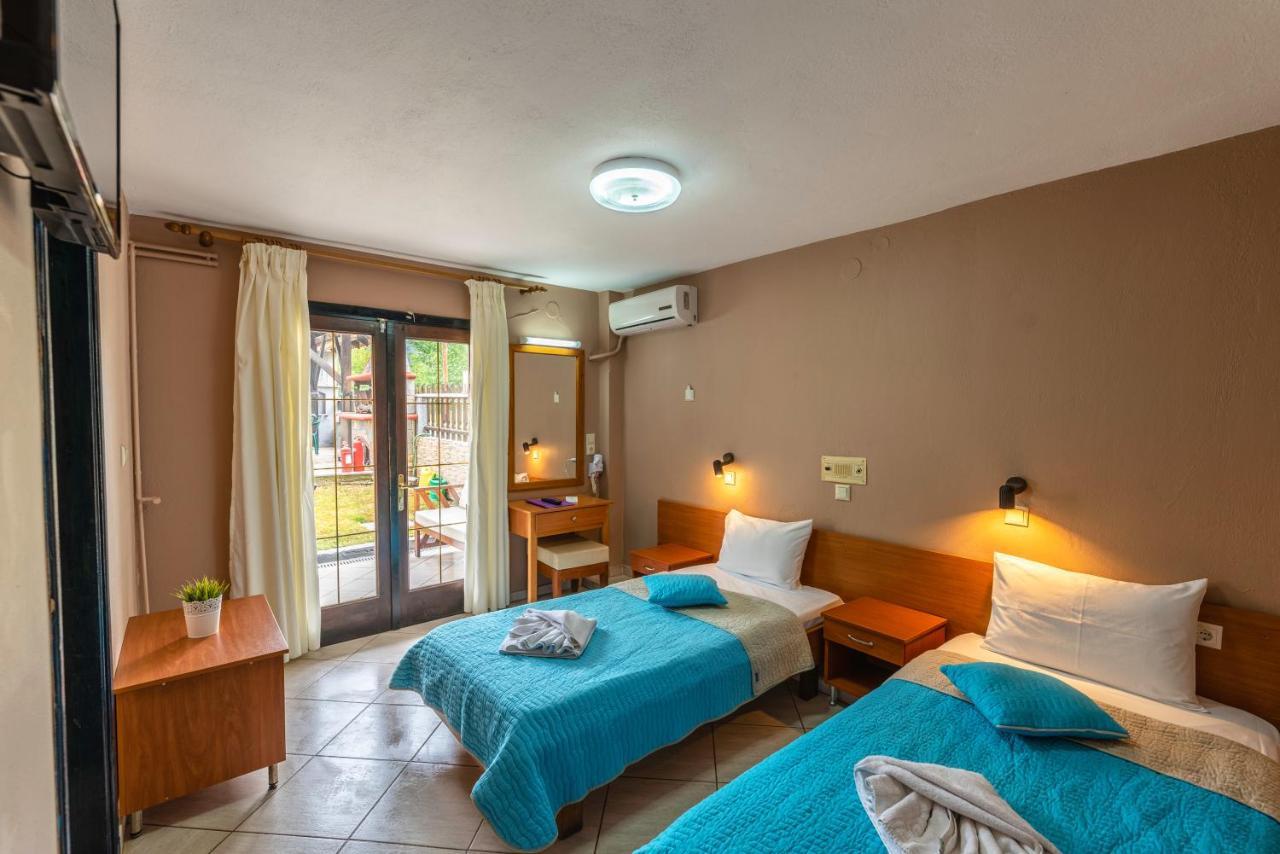 Porto Marina Aparthotel Chrysi Ammoudia Exterior foto